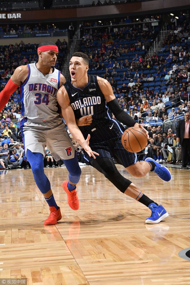 德泽尔比：很高兴能暂登榜首，霍伊别尔能在对阵纽卡中出场（德泽尔比：暂居榜首令人欣喜，霍伊别尔可出战纽卡）