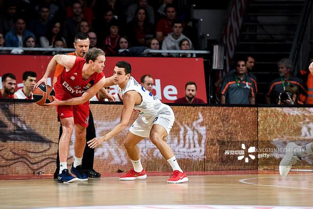 官方：深圳男篮与中锋阿尔法·卡巴签约，将身披27号球衣（深圳男篮官宣签约中锋阿尔法·卡巴，身披27号战袍）