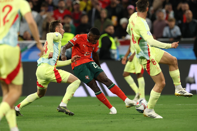 意媒：基耶萨可能冬窗回意甲，国米和米兰都在密切关注（意媒：基耶萨或冬窗重返意甲，国米与米兰高度关注）