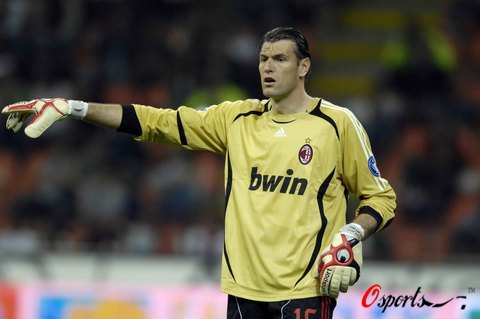 媒体人：庞峥麟最吸引人的是球商 被盯防仍展示出鲜明的比赛内容（媒体评庞峥麟：球商出众，严防之下仍打出鲜明表现）