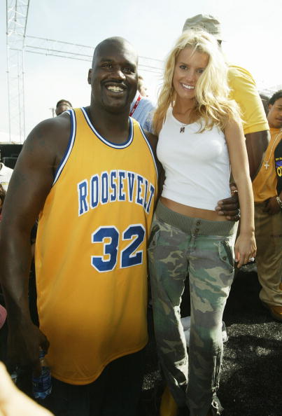 成都蓉城客场挑战神户胜利船，力争在亚冠赛场扭转颓势，力争晋级淘汰赛。（成都蓉城客战神户胜利船，盼在亚冠止颓冲击淘汰赛）