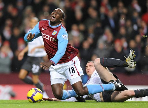 他回家了，回到了深爱的巴塞罗那（他归来，重返挚爱的巴塞罗那）