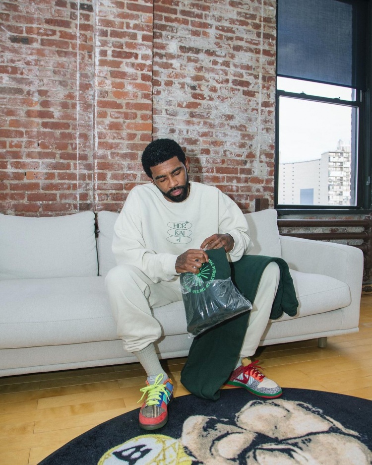 祸从口出！官方：多次争议言论，艾梅加被斯特拉斯堡队内禁赛（斯特拉斯堡官方：艾梅加因多次争议言论被内部停赛）