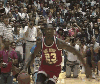 TA：皇马寻求引进后卫和中场；他们愿听取对罗德里戈的报价（TA：皇马计划补强后防与中场，并愿意听取罗德里戈的转会报价）